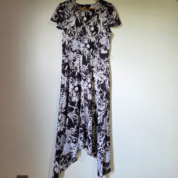 EUC INC INTERNATIONAL CONCEPTS WHITE BLACK FLORAL SURPLICE SLINKY MIDI DRESS M - Picture 1 of 15
